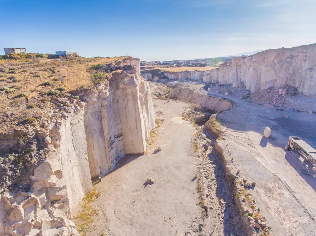 Private Sillar Route Tour: Añashuayco Quarry & Culebrillas Canyon — photo 9